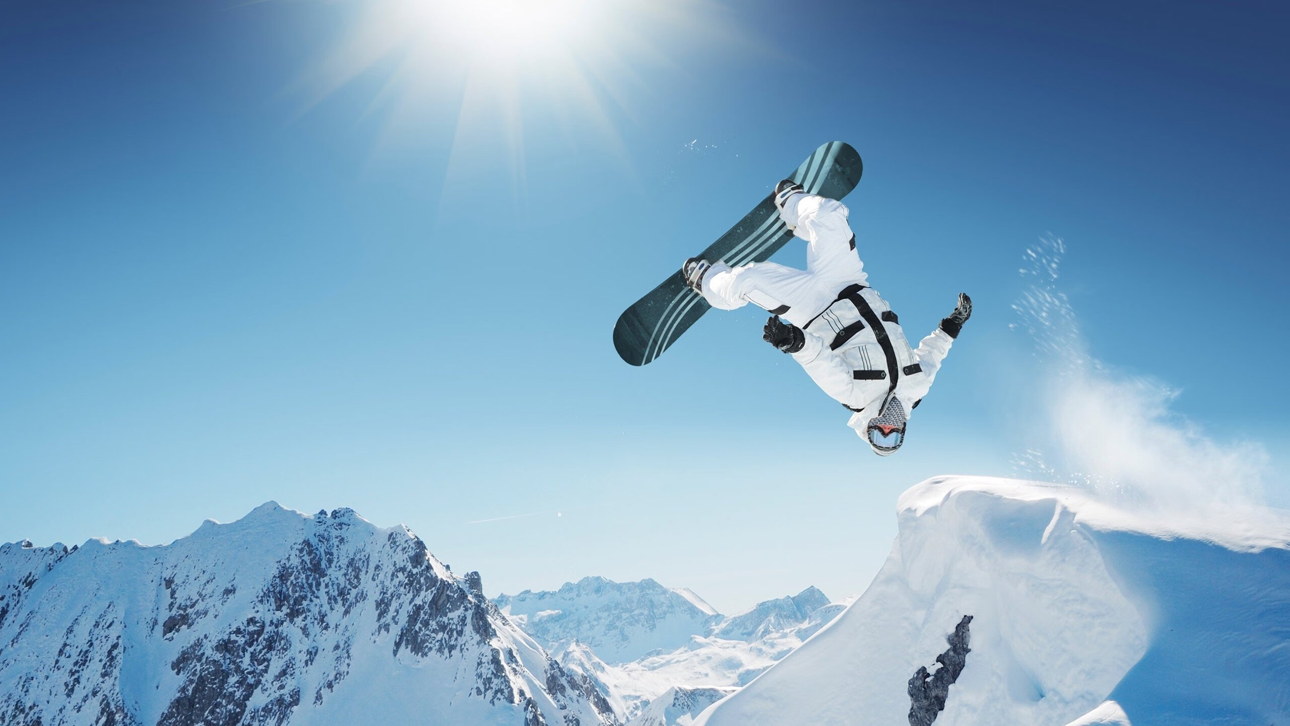  德甲次回合对决在即！明尼苏达森林狼演练定位球，达拉斯独行侠密集防守应对